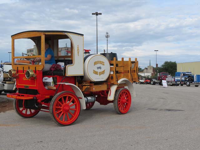 Louis Semple Clarke fundó la empresa Autocar, que ya en 1911 se especializaba en la producción de camiones.